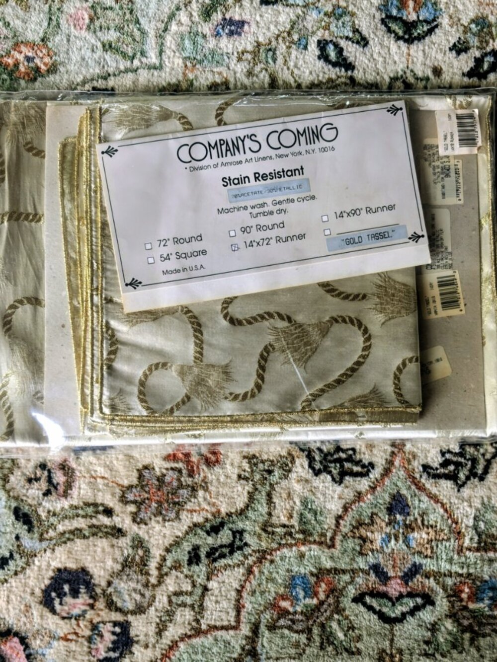 AMROSE ART LINENS Company's Coming "Gold Tassel" Runner & Napkins Set - NOS - Picture 5 of 5